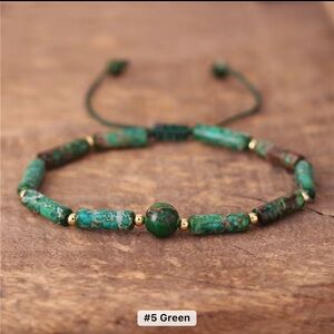 Green Imperial Jasper Stone & Gold Tone Beaded Bracelet w/Central Focal Bead